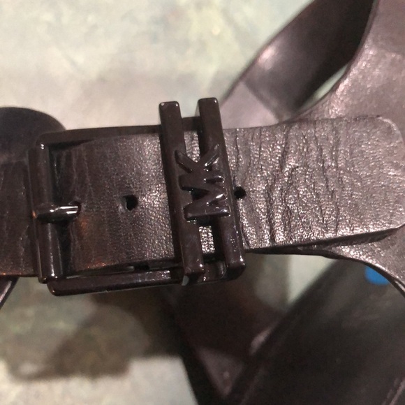 Michael Kors Sinead black & white colorblock platform t-strap high Heels size 10 - Picture 7 of 9